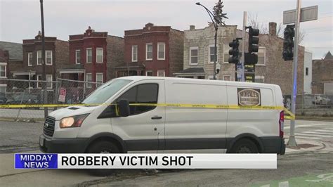 Man critical after Southwest Side robbery, shooting